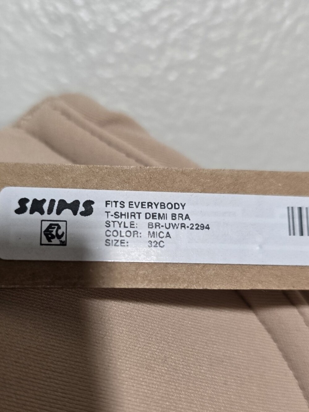 SKIMS NWT 32C Fits Everybody Tshirt Demi Bra - Picture 3 of 7